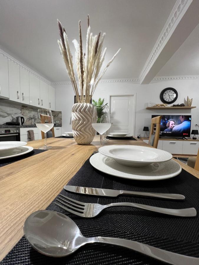 Daily Rent Apartment City Center Elbasan 6 Kültér fotó