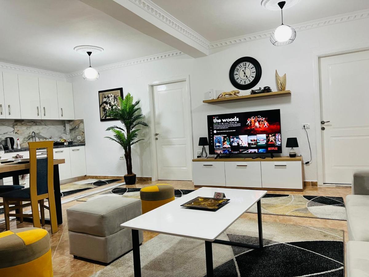 Daily Rent Apartment City Center Elbasan 6 Kültér fotó