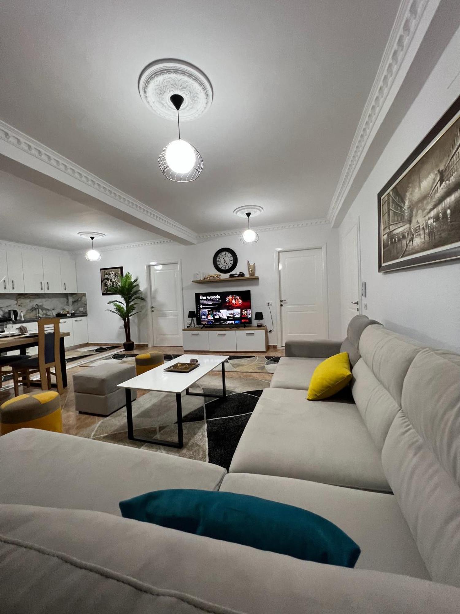 Daily Rent Apartment City Center Elbasan 6 Kültér fotó
